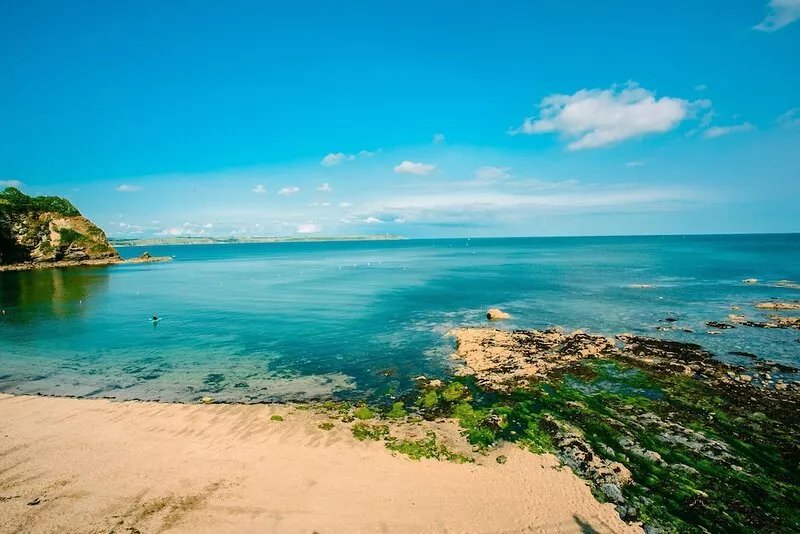 2 Bed Cornish property with stunning sea views situated on Porthpean Golf Course