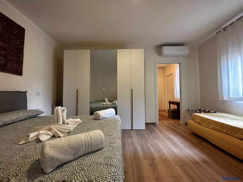 Extravaganza Room and Suite Apartment City Center