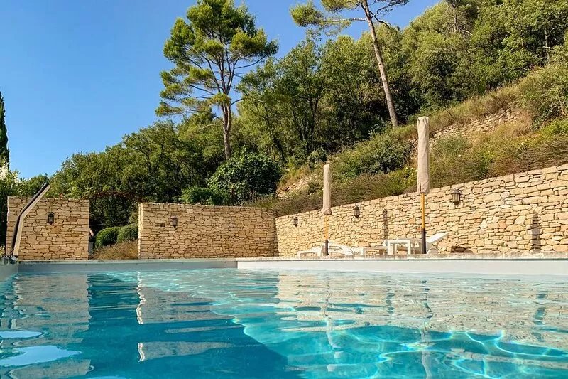 4 Bed Mas Near Menerbes, Beautiful Gardens, Pool, Wonderful Views of the Valley