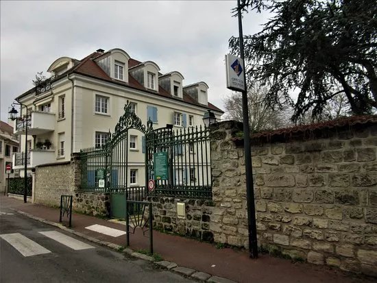 Square de L'Age d'Or