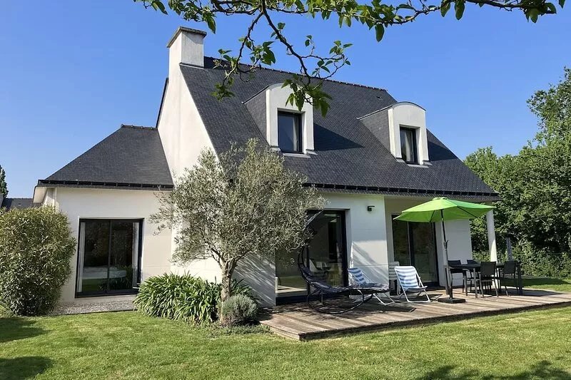 House near the sea (500 m)