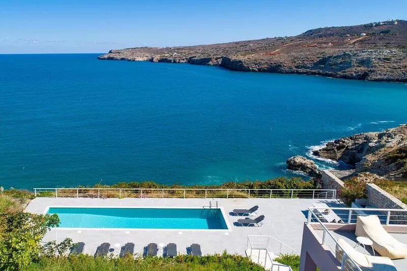 Luxury 4Bedroom Villa with Delicate Interior, Private Pool and Amazing Sea Views
