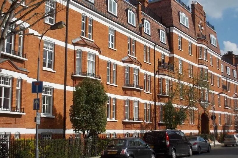 Bright, Cheerful, Comfortable 2 Bedroom Kensington Flat