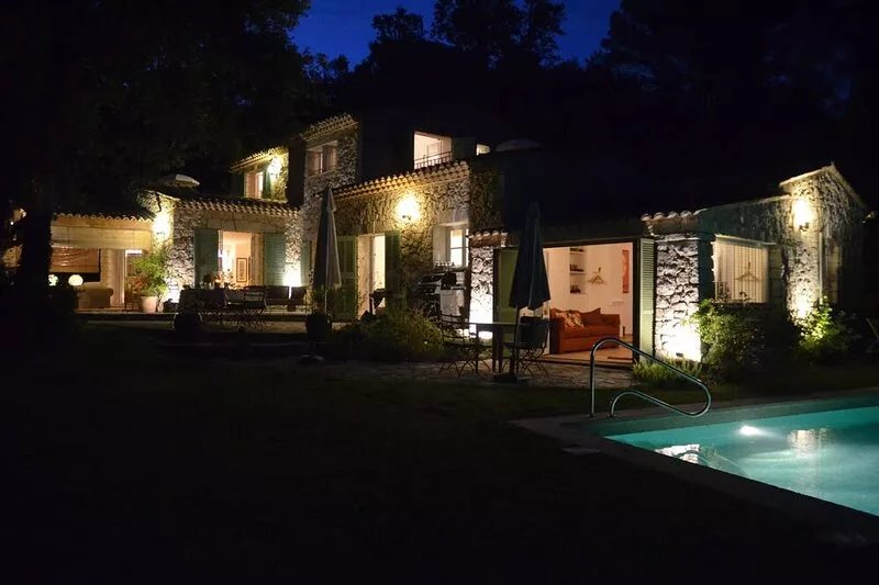 Spacious, stone villa with pool, sleep 10, 4 en-suite bedrooms, air conditioning