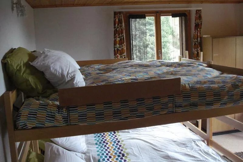 SKI IN/SKI OUT LUXUOUS CHALET OF 240 sq. m., 18  PERSONS
