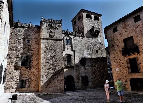 Palace de los Golfines de Abajo
