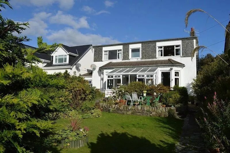 Hazel Bank Villa holiday Apartment, Dunoon, pet friendly, sleeps 4