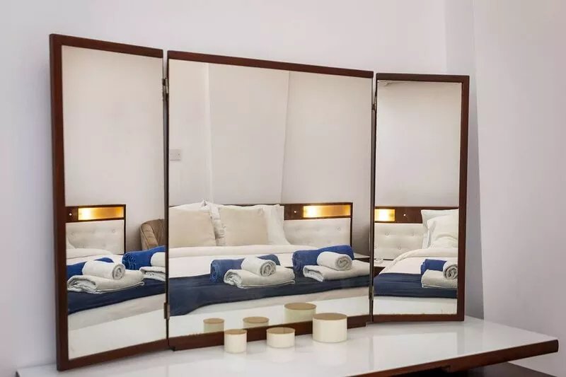 1-80 Collection Apt 202