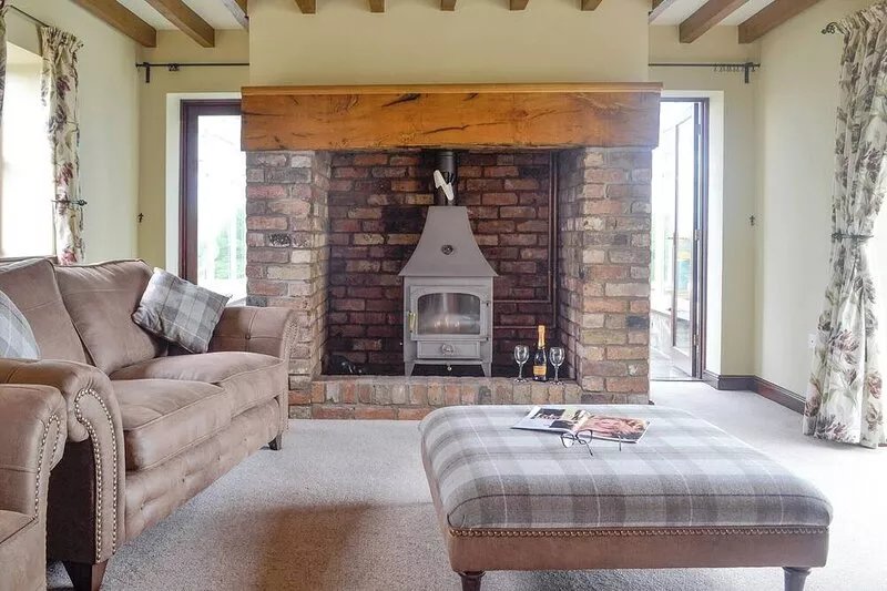 5 bedroom accommodation in Aberhafesp, near Newtown