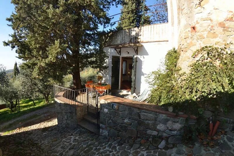 Country House / Farm House in San Gennaro with 2 bedrooms sleeps 4