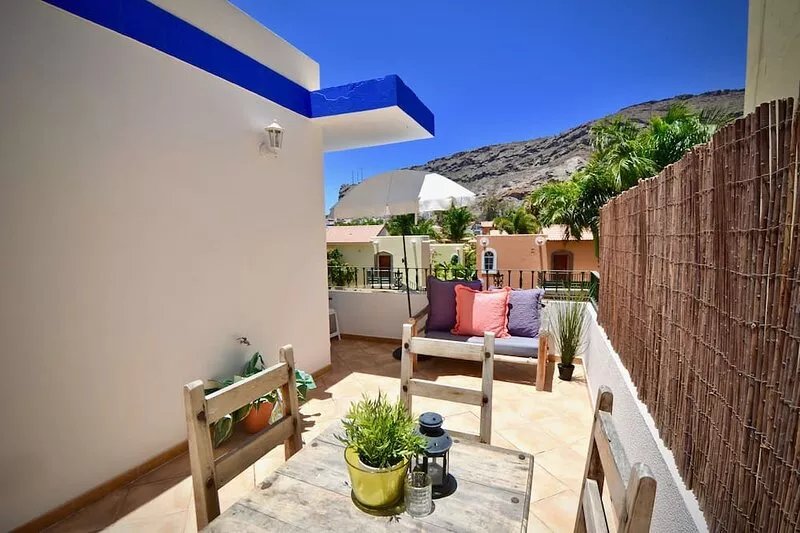Great apartment with afternoon sun and close to the beach