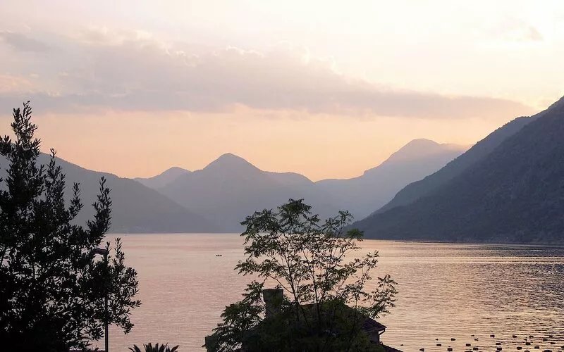 Villa with Private Pool and Sea Views, 60m from the sea between Kotor and Perast