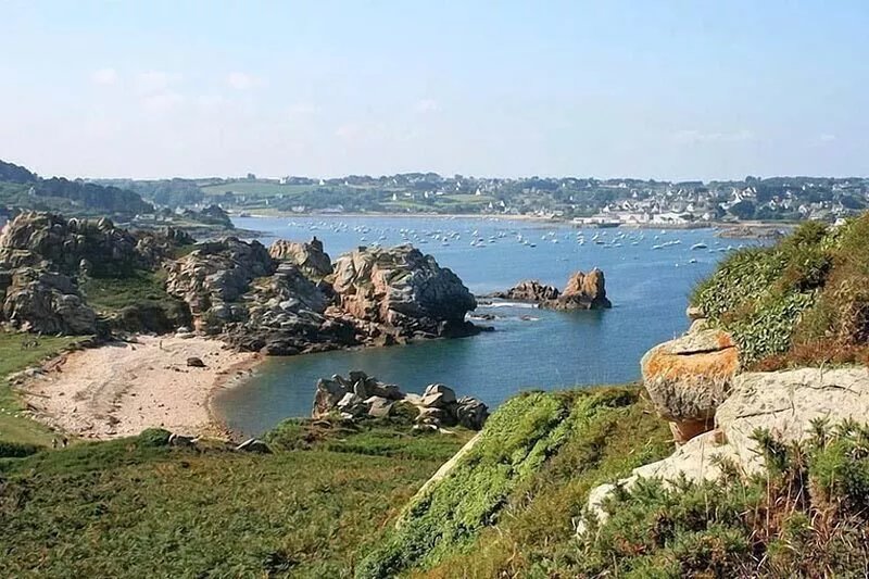 cottage at the foot of the mountains of arrée, 10 minutes of Morlaix Bay