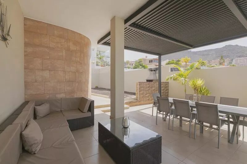 Modern Villa With Private Heated Pool And Sea Views