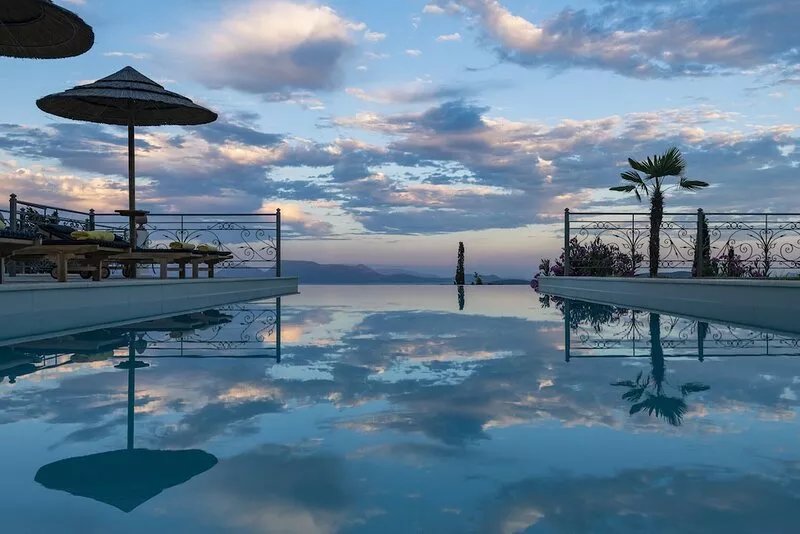 Secluded THE VIEW Villa ideal for 10 adults & 7 kids w/t ping pong & pool