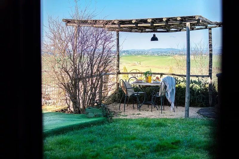 "Sunflower" apartment overlooking Siena