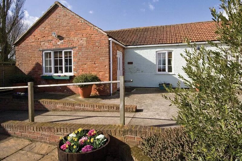 Mallard Cottage - E3751