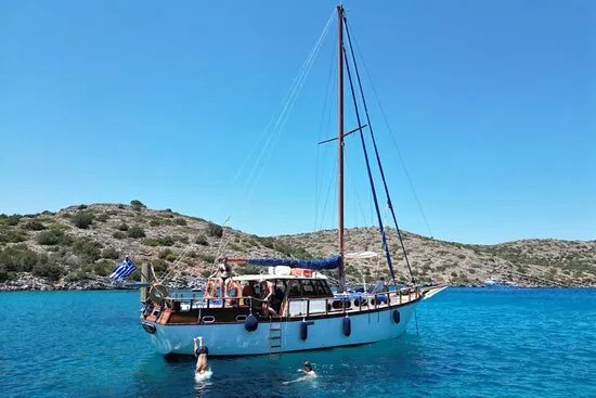 Sara Traditional Motorsailing Boat - Valbel Sea Cruises