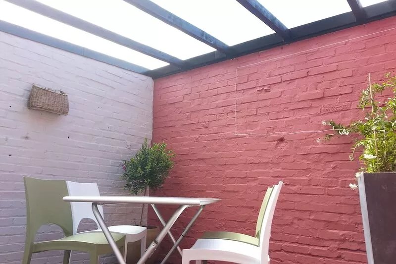 Apartment with patio, quiet, near the market and in the city center