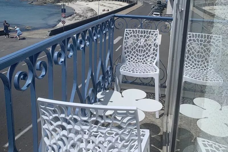 APARTMENT FACING THE SEA CONCARNEAU City Center
