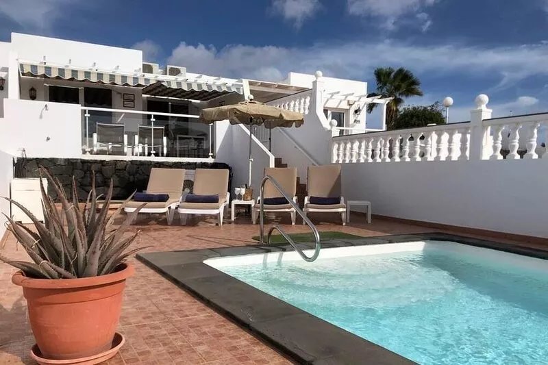 Villa 2 bedrooms, with private heated pool, sea and mountain views, WIFI