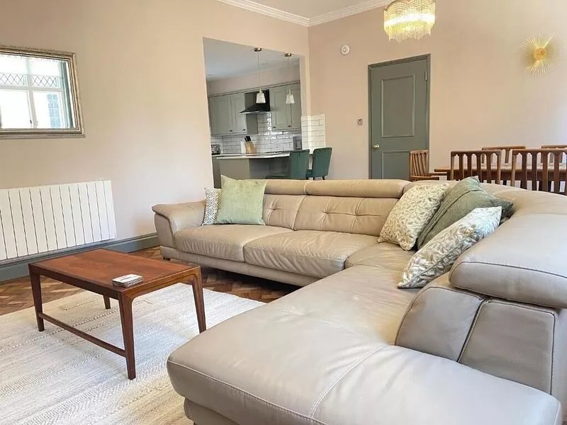Two Bedroom apartment with stunning Cathedral Views