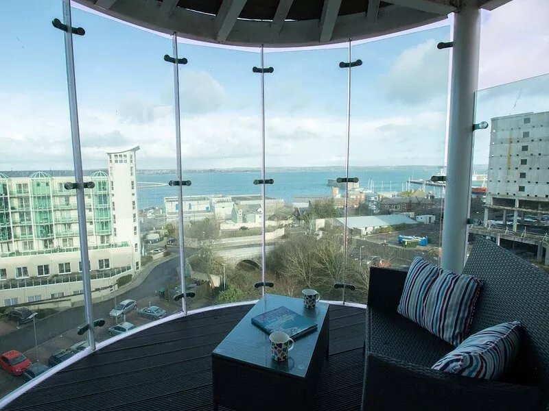 PANORAMIC VIEW, family friendly, with pool in Castletown, Portland