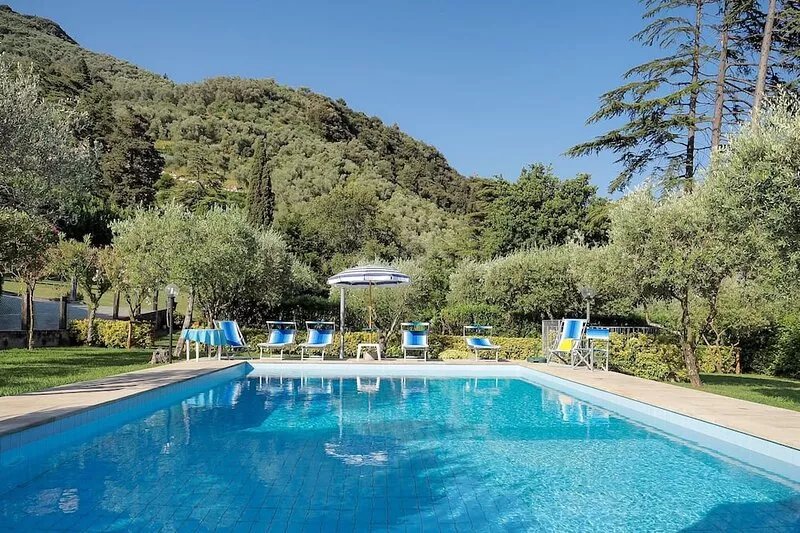 Villa with wonderful private pool and garden for up to 12 people