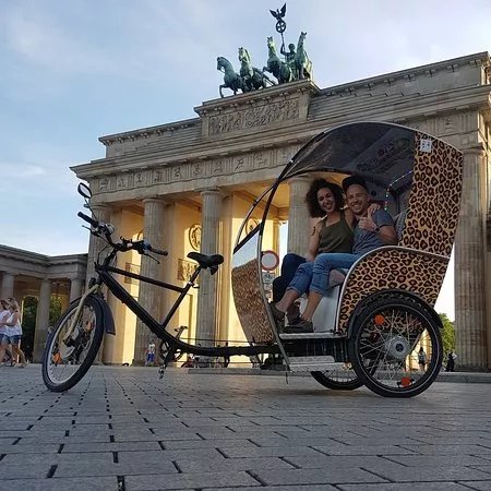 Rikscha & Bier Bike & Party Beer Bike - Leo Rickshaw Tours