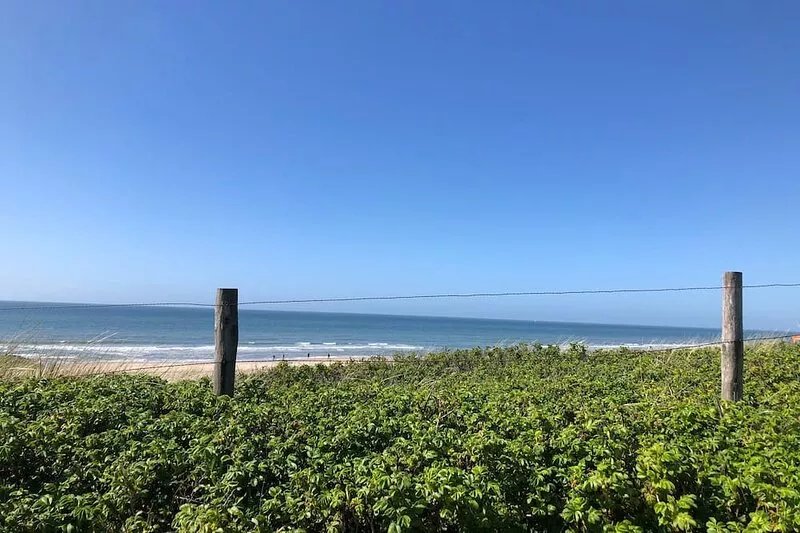 15-minute bike ride from the sea! Lovely vacation bungalow with spacious garden.