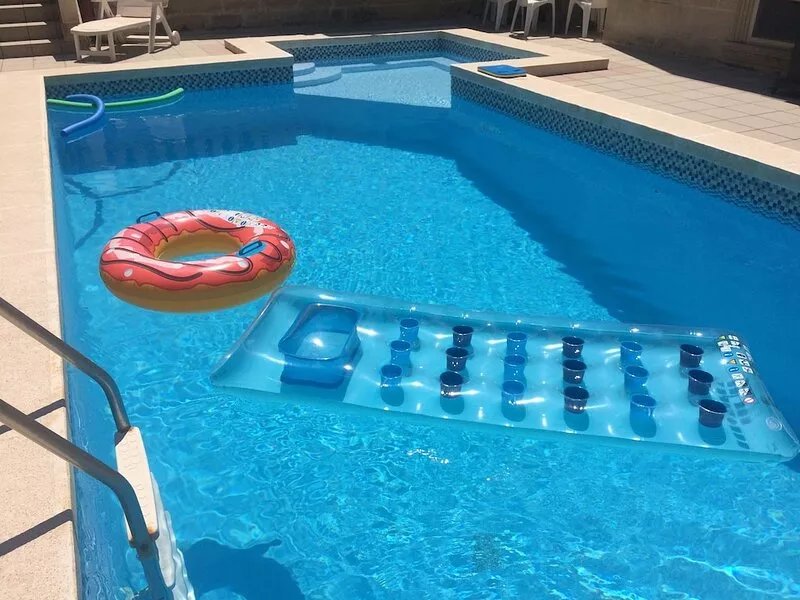 Comfortable serene villa apartment with pool on the outskirts of Naxxar.