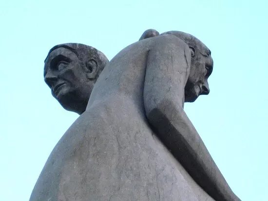 A la Vellesa Sculpture