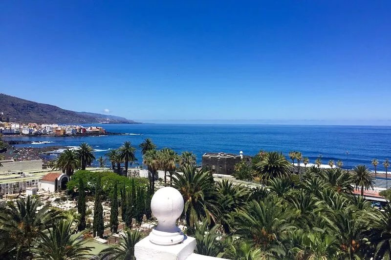 Ocean view apartment, 2 steps from the beach + WIFI