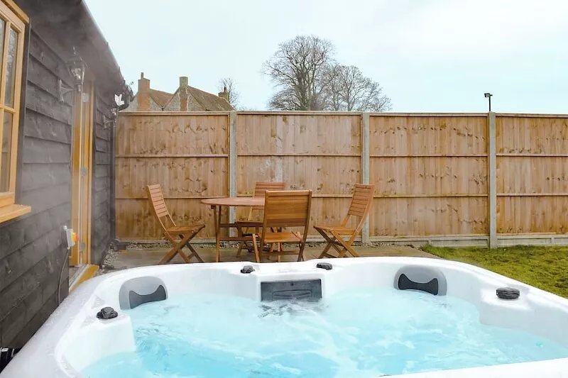 2 bedroom accommodation in Alkham, near Dover