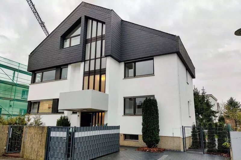 Modern two bedroom apartment with balcony - Parking available - Free Bike
