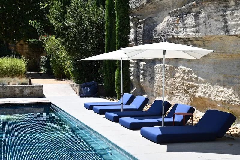 Luxuruous 5 bedroom estate, 750 meters from Uzès main square