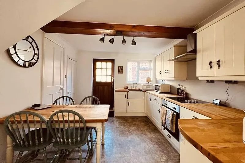 Cosy cottage, four miles from Lincoln city centre
