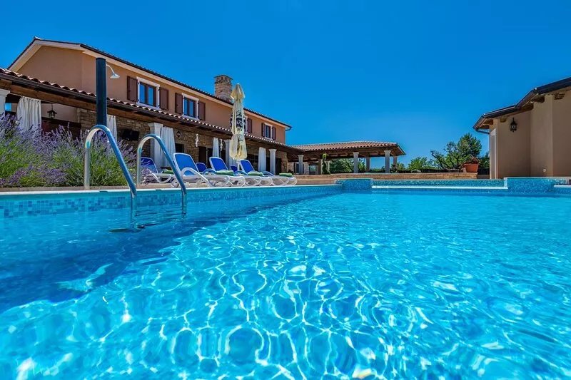 Spacious and private pool villa, quiet and child-friendly