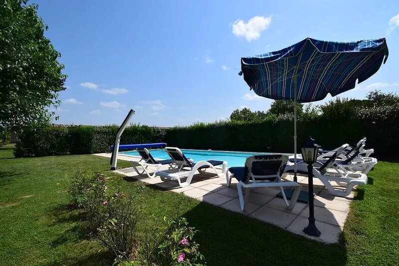 Large self-catering gîte on a farm, in the heart of the Lot Valley