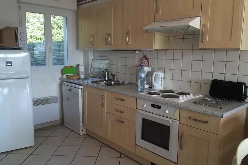 semi-detached house very well located at the foot of the dunes, 400m from the