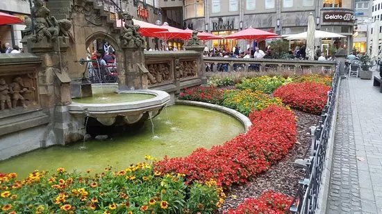 Heinzelmaennchenbrunnen