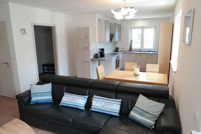 Beautiful new apartment in quiet location, bus/train nearby