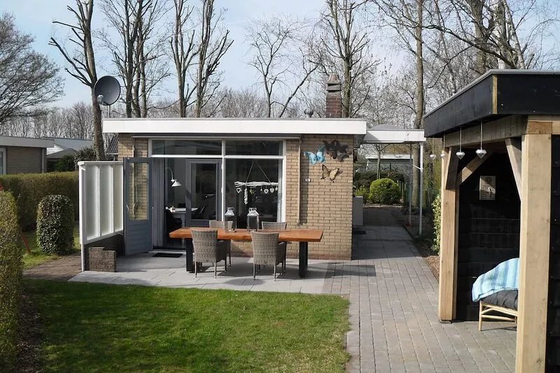Rest, fireplace, sea, that is what our holiday bungalow can offer you
