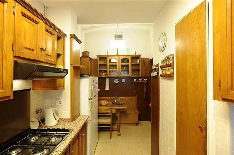 Large, bright apartment in city center, walking distance to Duomo and more
