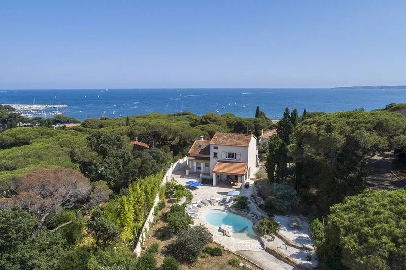 Sea views,  heated pool, 300m from beach in Sainte Maxime, near St Tropez