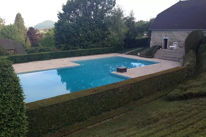 F1 bis in a luxury apartment with shared pool and tennis court, lake view