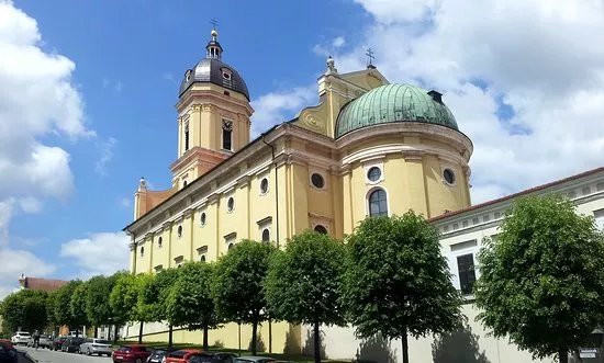Hofkirche "Zu Unserer Lieben Frau"