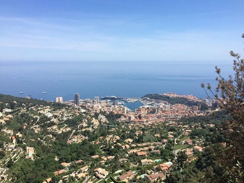 Beautiful 3 rooms / terrace, ideally located near Monaco, beaches, por