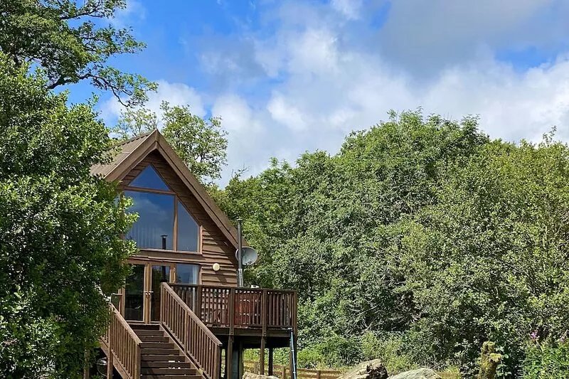 Lochside Lodge with Hot Tub on the shore of Loch Awe