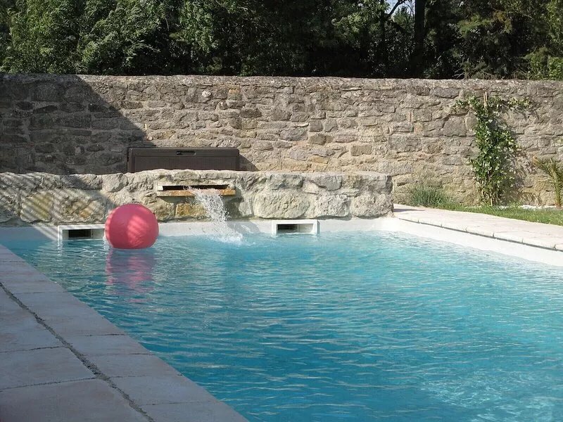 MAGNIFICENT CHARMING HOUSE ... RARE landscaped pool and lush garden